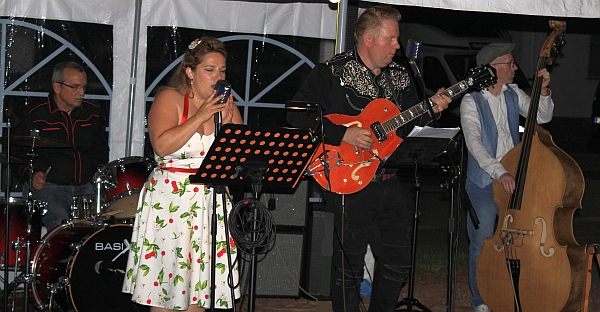 Bild "Musik:manfred_drums_rockabilly2.jpg"